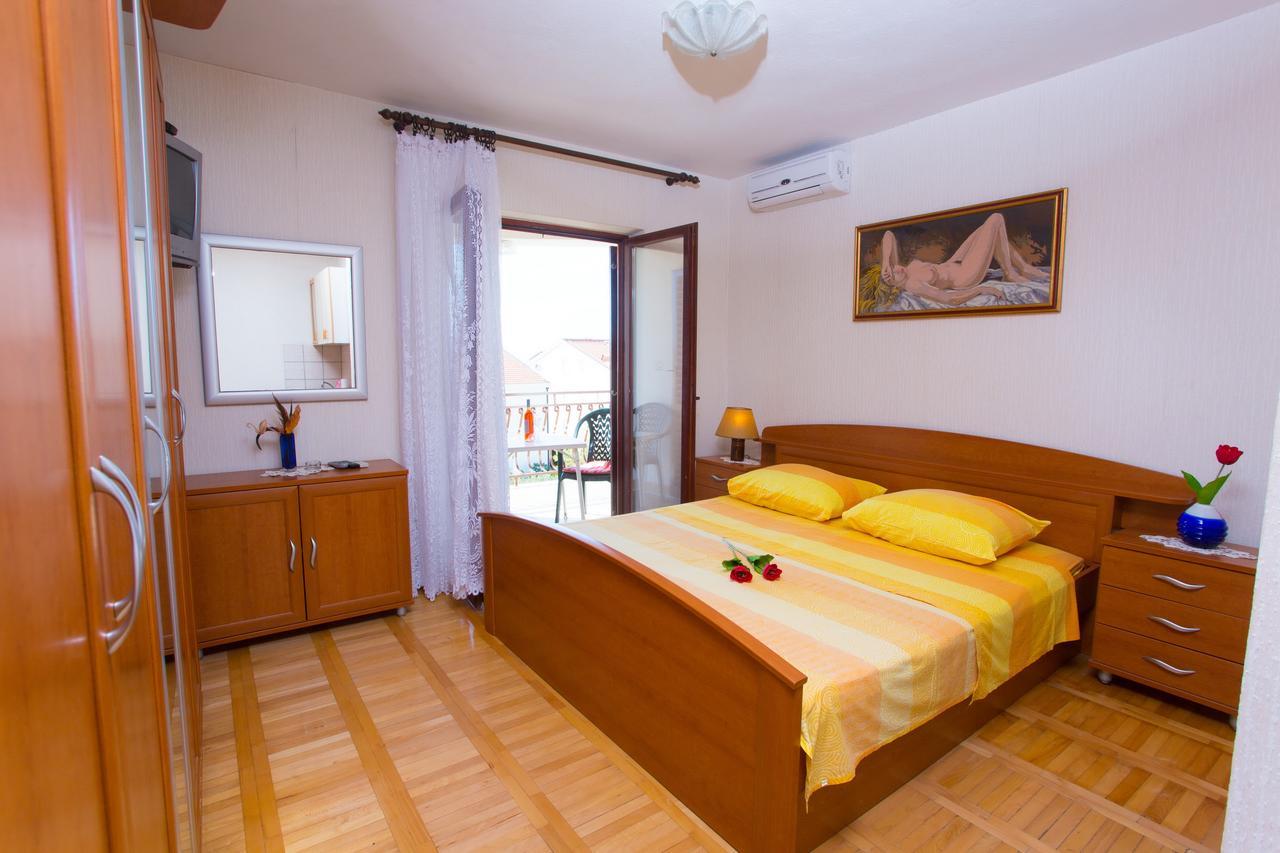 Apartments Zoran โพรไมนา ภายนอก รูปภาพ
