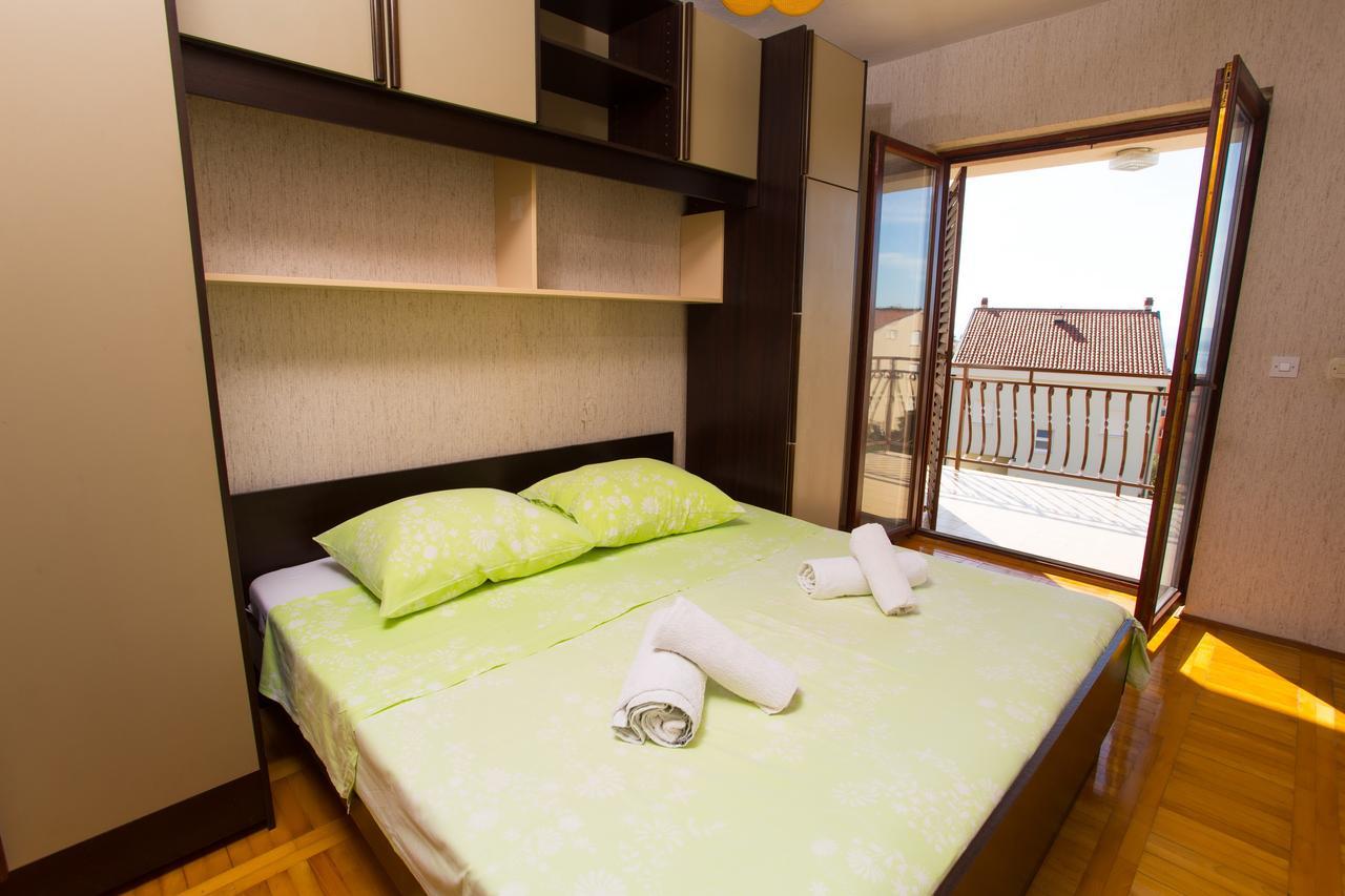 Apartments Zoran โพรไมนา ภายนอก รูปภาพ