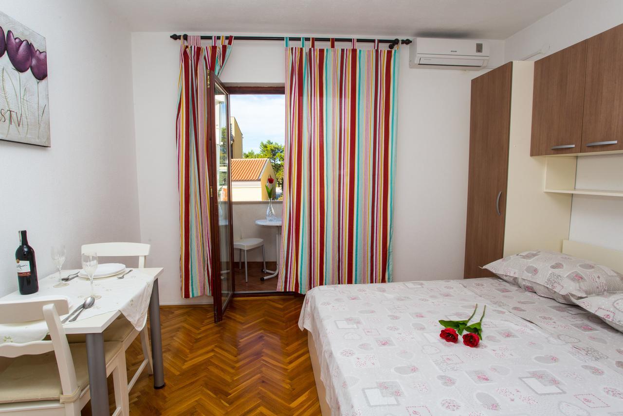 Apartments Zoran โพรไมนา ห้อง รูปภาพ